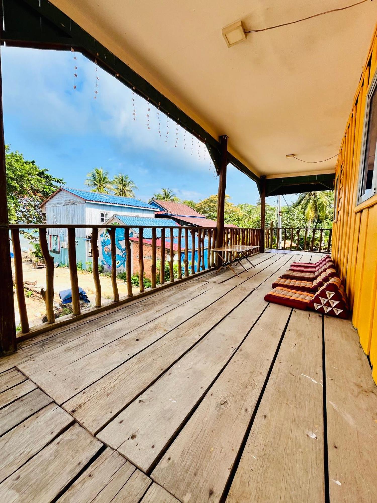 Happiness Guesthouse Koh Rong Sanloem Extérieur photo